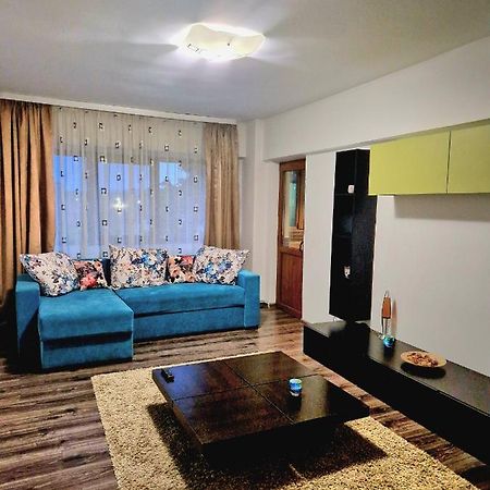 Cozy Appartment In The Center Targoviste Eksteriør billede