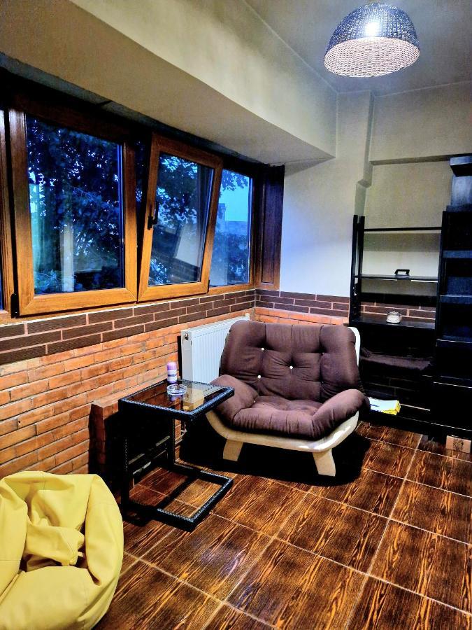 Cozy Appartment In The Center Targoviste Eksteriør billede