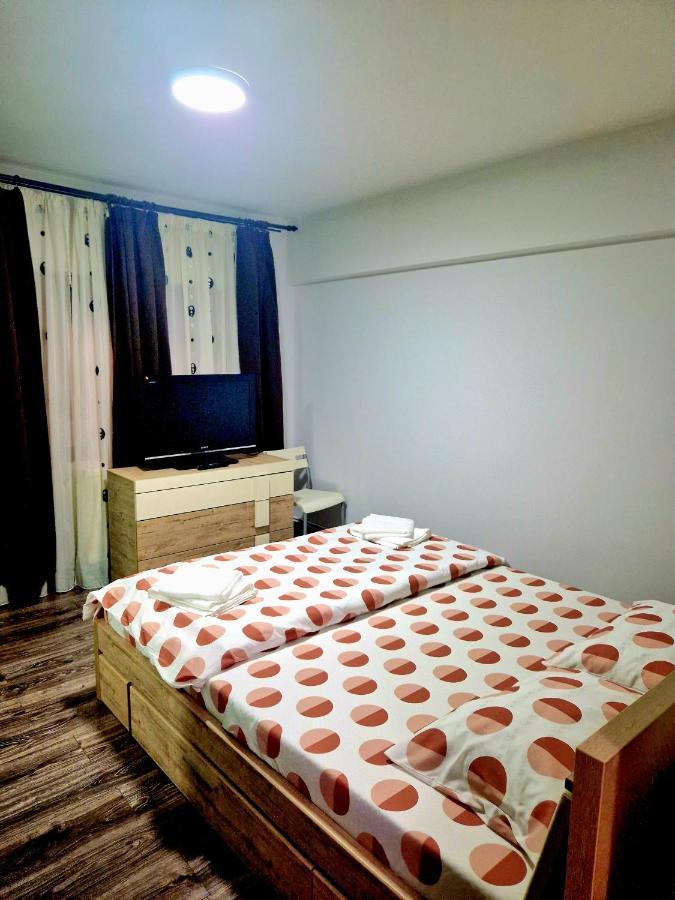Cozy Appartment In The Center Targoviste Eksteriør billede